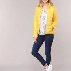 Vêtements Femme Doudounes S.Oliver 04-899-61-5060-90G7 Jaune -Manteaux Soldes Magasin 12789753 500 C