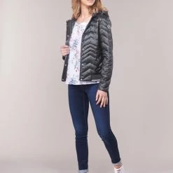 Vêtements Femme Doudounes S.Oliver 04-899-61-5060-90G10 Noir -Manteaux Soldes Magasin 12789756 500 C