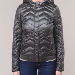 Vêtements Femme Doudounes S.Oliver 04-899-61-5060-90G10 Noir -Manteaux Soldes Magasin 12789756 500 D