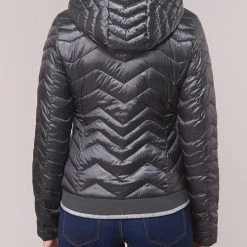 Vêtements Femme Doudounes S.Oliver 04-899-61-5060-90G10 Noir -Manteaux Soldes Magasin 12789756 500 E