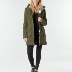 Vêtements Femme Parkas Desigual SIGURD Kaki