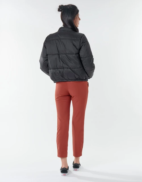 Vêtements Femme Doudounes Volcom PUFFS N STUF REV JKT Noir 6 Vêtements Femme Doudounes Volcom PUFFS N STUF REV JKT Noir – Image 4