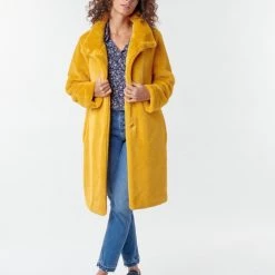Vêtements Femme Manteaux S.Oliver 05-009-52 Jaune