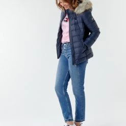Vêtements Femme Doudounes Tommy Jeans TJW BASIC HOODED DOWN JACKET Marine 9 Vêtements Femme Doudounes Tommy Jeans TJW BASIC HOODED DOWN JACKET Marine -Manteaux Soldes Magasin 17805699 500 C