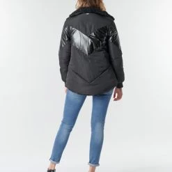 Vêtements Femme Doudounes Guess ORIETTA REVERSIBLE Noir -Manteaux Soldes Magasin 17968095 500 D