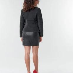 Vêtements Femme Doudounes Guess VONA Noir 10 Vêtements Femme Doudounes Guess VONA Noir -Manteaux Soldes Magasin 17968108 500 D