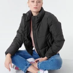 Vêtements Femme Doudounes Only ONLDOLLY Noir -Manteaux Soldes Magasin 18330098 500 E