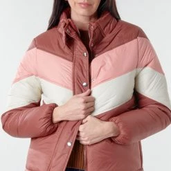 Vêtements Femme Doudounes Deeluxe CLAUDINE Rouge / Rose 11 Vêtements Femme Doudounes Deeluxe CLAUDINE Rouge / Rose -Manteaux Soldes Magasin 18767303 500 E