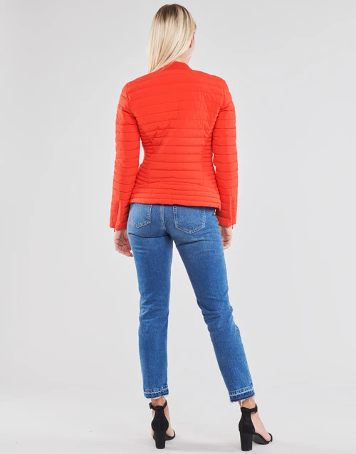 Vêtements Femme Doudounes Guess VERA JACKET Rouge 6 Vêtements Femme Doudounes Guess VERA JACKET Rouge – Image 4