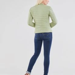 Vêtements Femme Doudounes Guess VERA JACKET Vert -Manteaux Soldes Magasin 18843581 500 D