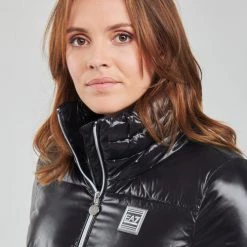 Vêtements Femme Doudounes Emporio Armani EA7 MOUNTAIN W ECO Noir -Manteaux Soldes Magasin 19747235 500 E