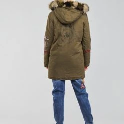 Vêtements Femme Parkas Desigual LISBOA Kaki 10 Vêtements Femme Parkas Desigual LISBOA Kaki -Manteaux Soldes Magasin 19776618 500 D