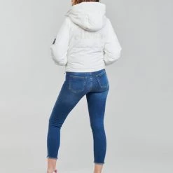 Vêtements Femme Doudounes Ellesse EXPLORING FORM Blanc -Manteaux Soldes Magasin 19777185 500 D