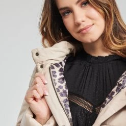 Vêtements Femme Doudounes Oakwood FAMER Ivoire 11 Vêtements Femme Doudounes Oakwood FAMER Ivoire -Manteaux Soldes Magasin 19797987 500 E