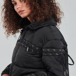 Vêtements Femme Doudounes Guess BLESSING JACKET Noir -Manteaux Soldes Magasin 19799848 500 E