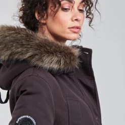 Vêtements Femme Parkas Superdry EVEREST PARKA Noir -Manteaux Soldes Magasin 19858255 500 E