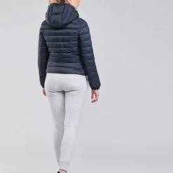 Vêtements Femme Doudounes Superdry CLASSIC FUJI PUFFER JACKET Bleu 10 Vêtements Femme Doudounes Superdry CLASSIC FUJI PUFFER JACKET Bleu -Manteaux Soldes Magasin 19858262 500 D