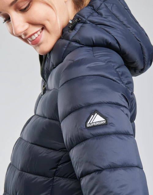 Vêtements Femme Doudounes Superdry CLASSIC FUJI PUFFER JACKET Bleu 7 Vêtements Femme Doudounes Superdry CLASSIC FUJI PUFFER JACKET Bleu – Image 5