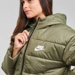 Vêtements Femme Doudounes Nike W NSW TF RPL CLASSIC HD JKT Kaki / Blanc -Manteaux Soldes Magasin 19900504 500 E