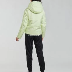 Vêtements Femme Doudounes Nike W NSW TF RPL CLASSIC TAPE JKT Vert / Noir / Blanc -Manteaux Soldes Magasin 19900510 500 D