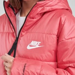 Vêtements Femme Doudounes Nike W NSW TF RPL CLASSIC HD JKT Rose / Noir / Blanc -Manteaux Soldes Magasin 19900554 500 E