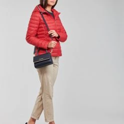 Vêtements Femme Doudounes Tommy Hilfiger TH ESS LW DOWN JACKET Rouge -Manteaux Soldes Magasin 19913944 500 C