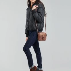 Vêtements Femme Doudounes Esprit PAR LL ROUND QU Noir 9 Vêtements Femme Doudounes Esprit PAR LL ROUND QU Noir -Manteaux Soldes Magasin 20034755 500 C