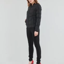 Vêtements Femme Doudounes Guess NEW VERA JACKET Noir 9 Vêtements Femme Doudounes Guess NEW VERA JACKET Noir -Manteaux Soldes Magasin 20828763 500 C