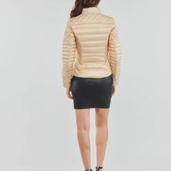 Vêtements Femme Doudounes Guess ORSOLA DOWN JACKET Beige 10 Vêtements Femme Doudounes Guess ORSOLA DOWN JACKET Beige -Manteaux Soldes Magasin 20828765 500 D