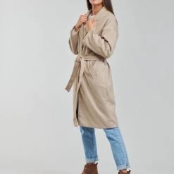 Vêtements Femme Manteaux Betty London PIXIE Beige 9 Vêtements Femme Manteaux Betty London PIXIE Beige -Manteaux Soldes Magasin 21040500 500 C