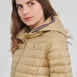 Vêtements Femme Doudounes Tommy Hilfiger TH ESS LW DOWN JKT Camel 11 Vêtements Femme Doudounes Tommy Hilfiger TH ESS LW DOWN JKT Camel -Manteaux Soldes Magasin 21104669 500 E