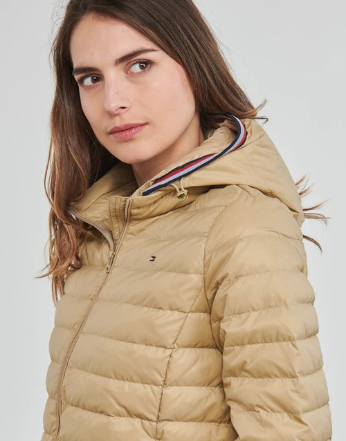 Vêtements Femme Doudounes Tommy Hilfiger TH ESS LW DOWN JKT Camel 7 Vêtements Femme Doudounes Tommy Hilfiger TH ESS LW DOWN JKT Camel – Image 5
