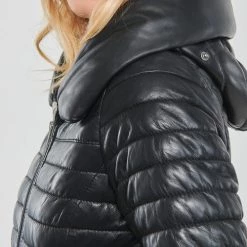 Vêtements Femme Doudounes Oakwood HYPER Noir 11 Vêtements Femme Doudounes Oakwood HYPER Noir -Manteaux Soldes Magasin 22543901 500 E