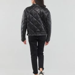 Vêtements Femme Doudounes Oakwood TRAVEL Noir 10 Vêtements Femme Doudounes Oakwood TRAVEL Noir -Manteaux Soldes Magasin 22543905 500 D