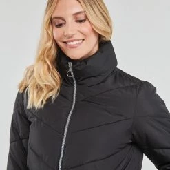 Vêtements Femme Doudounes JDY JDYFINNO SHORT PADDED JACKET OTW HAB Noir -Manteaux Soldes Magasin 22580315 500 E