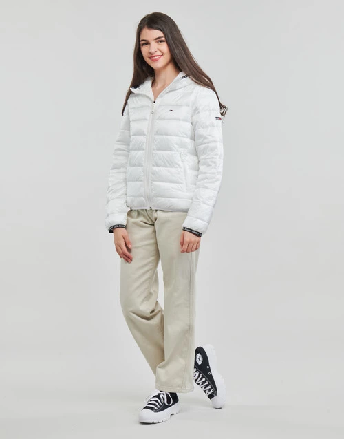 Vêtements Femme Doudounes Tommy Jeans TJW QUILTED TAPE HOODED JACKET Blanc 5 Vêtements Femme Doudounes Tommy Jeans TJW QUILTED TAPE HOODED JACKET Blanc – Image 3