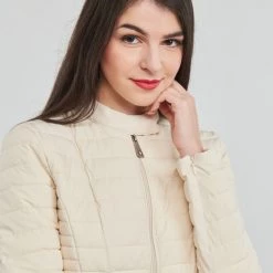 Vêtements Femme Doudounes Guess VONA JACKET Beige 11 Vêtements Femme Doudounes Guess VONA JACKET Beige -Manteaux Soldes Magasin 22798859 500 E