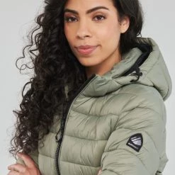 Vêtements Femme Doudounes Superdry CLASSIC FUJI PUFFER JACKET Light Khaki -Manteaux Soldes Magasin 22853947 500 E