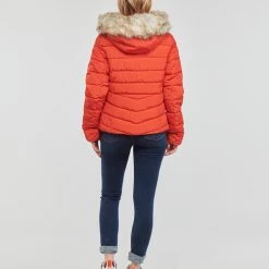 Vêtements Femme Doudounes Only ONLNEWELLAN QUILTED HOOD JACKET CC OTW Rouge -Manteaux Soldes Magasin 22871984 500 D