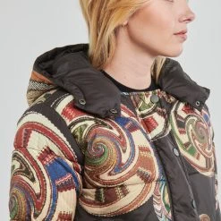Vêtements Femme Doudounes Desigual HEDDAL Noir / Multicolore 11 Vêtements Femme Doudounes Desigual HEDDAL Noir / Multicolore -Manteaux Soldes Magasin 23253930 500 E
