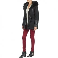 Vêtements Femme Parkas Moony Mood FOUINI Noir 10 Vêtements Femme Parkas Moony Mood FOUINI Noir -Manteaux Soldes Magasin 4227417 500 D