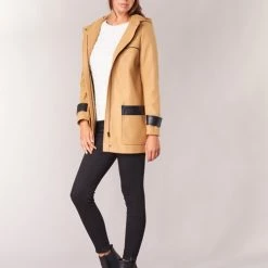 Vêtements Femme Manteaux Naf Naf AHOULA Beige 9 Vêtements Femme Manteaux Naf Naf AHOULA Beige -Manteaux Soldes Magasin 5896889 500 C