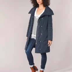 Vêtements Femme Parkas Geox KENLY Marine -Manteaux Soldes Magasin 7761580 500 C