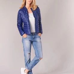 Vêtements Femme Doudounes Kaporal WASPA Marine 9 Vêtements Femme Doudounes Kaporal WASPA Marine -Manteaux Soldes Magasin 8036376 500 C